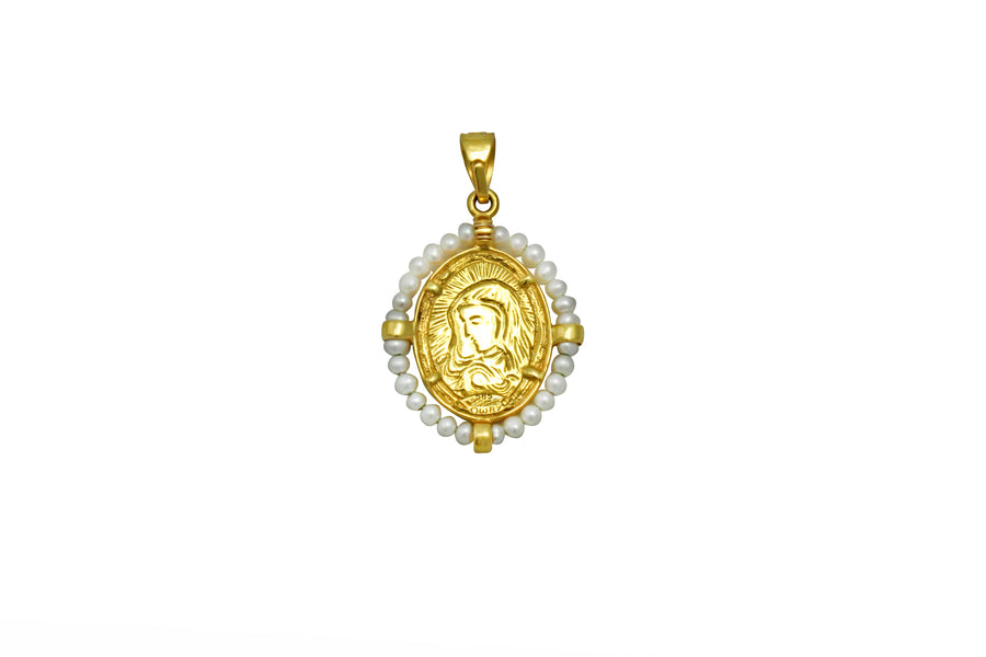 Gold Madonna pendant w/pearls