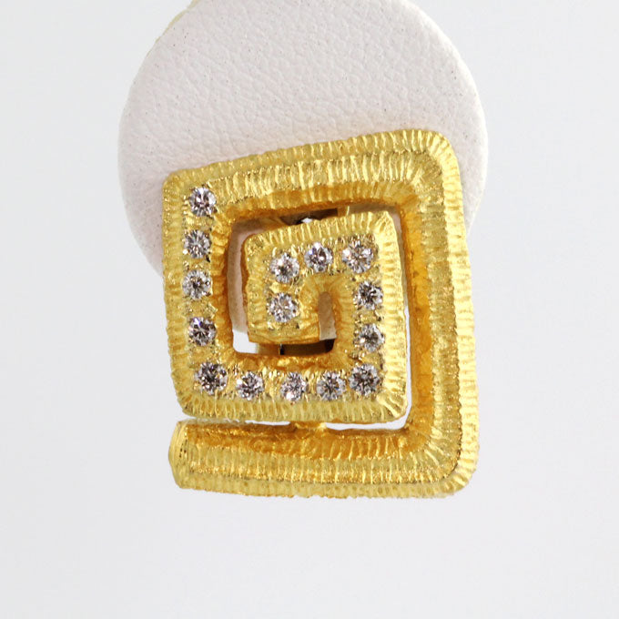 MR8121e Gold Greek Key Earrings w/Diamonds_3