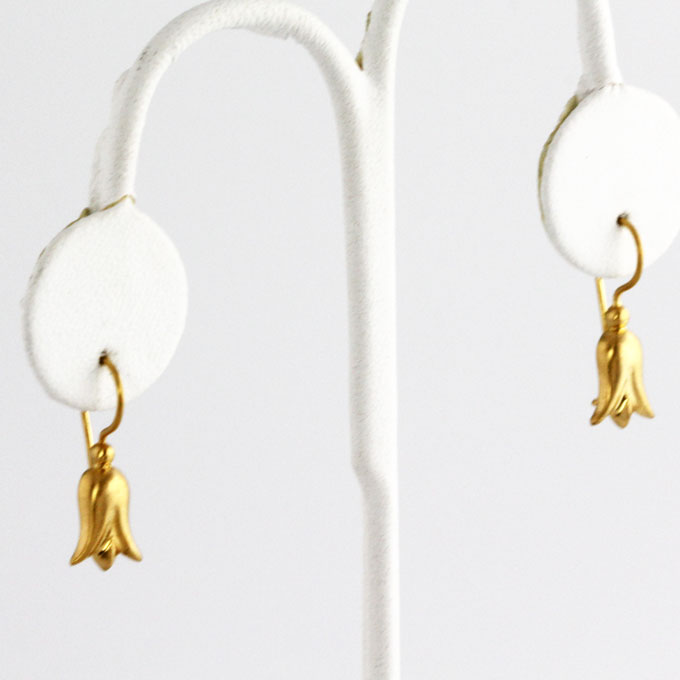 HK0900e Gold Lily Flower Earrings